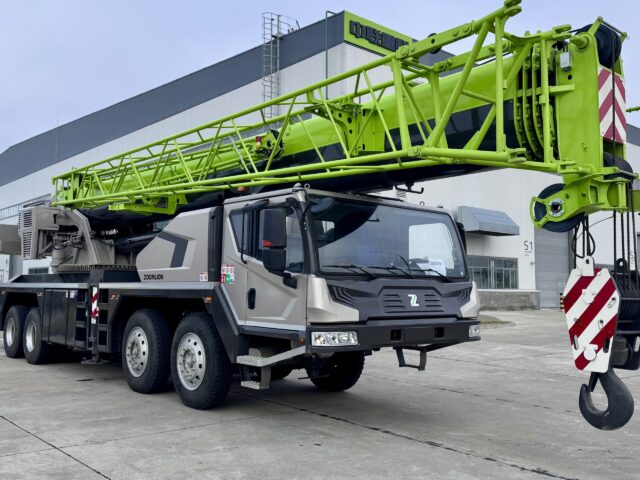 Автокран ZOOMLION ZTC700V