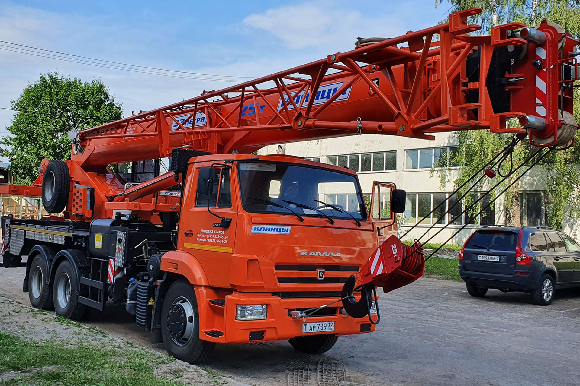avtokran-25t-33m-9-m-gusek-klincy-na-baze-kamaz-10
