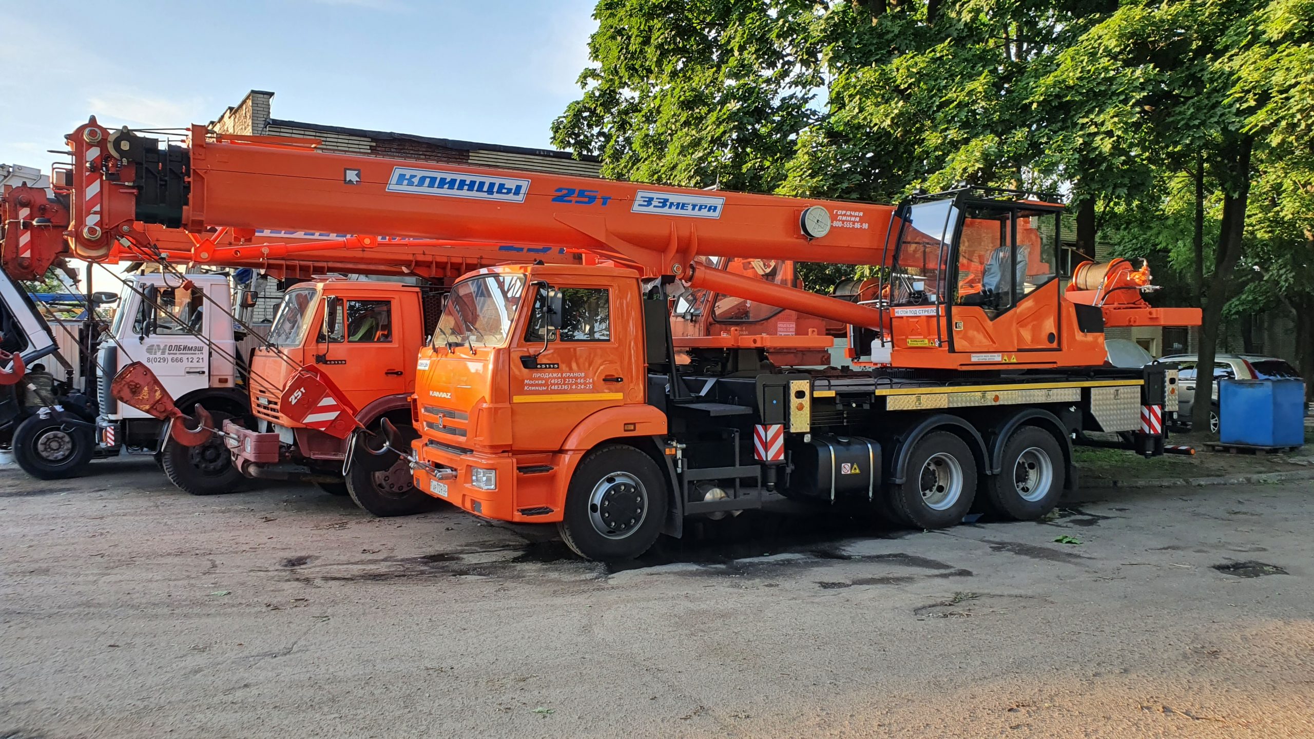 avtokran-25t-33m-9-m-gusek-klincy-na-baze-kamaz-11